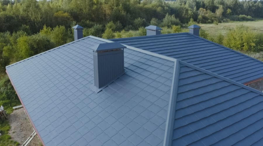 Professional gutter cleaning in Paris, MS
